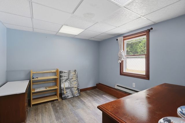 109 Country Ln, Leominster, MA 01453