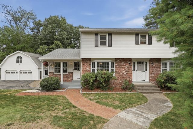 109 Country Ln, Leominster, MA 01453