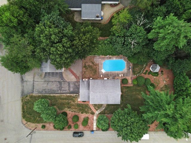 109 Country Ln, Leominster, MA 01453