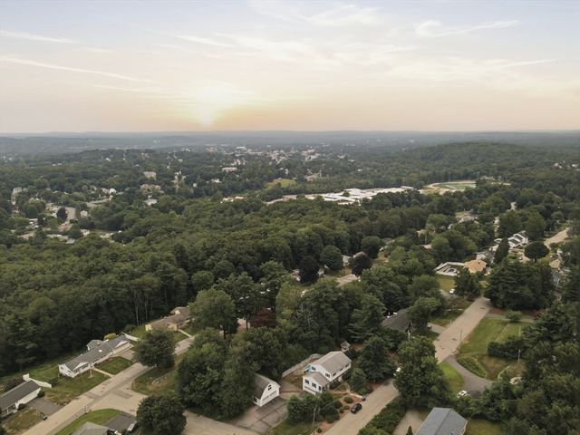 109 Country Ln, Leominster, MA 01453