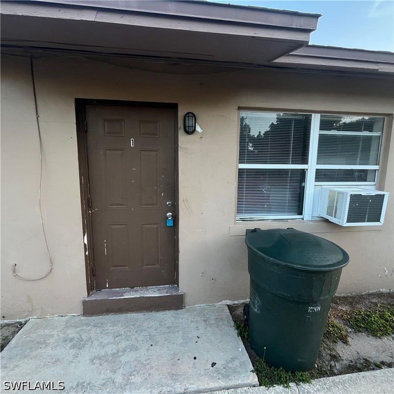 2301 Cranford AVE 1, Fort Myers, FL 33916