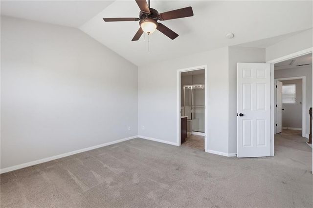 1827 NW 82nd Terrace, Kansas City, MO 64151