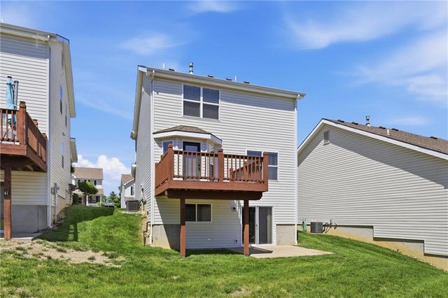 1827 NW 82nd Terrace, Kansas City, MO 64151