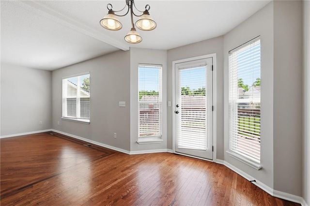 1827 NW 82nd Terrace, Kansas City, MO 64151