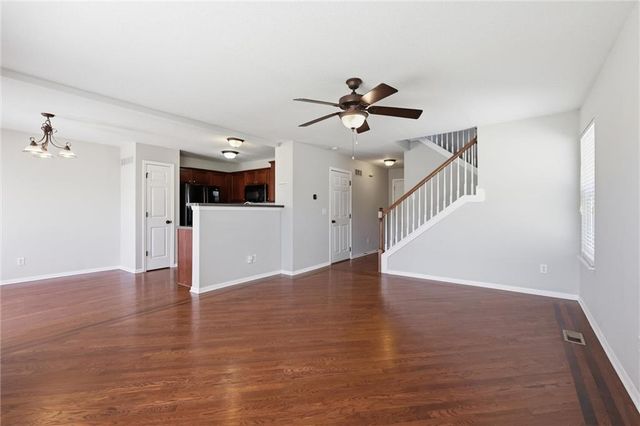1827 NW 82nd Terrace, Kansas City, MO 64151