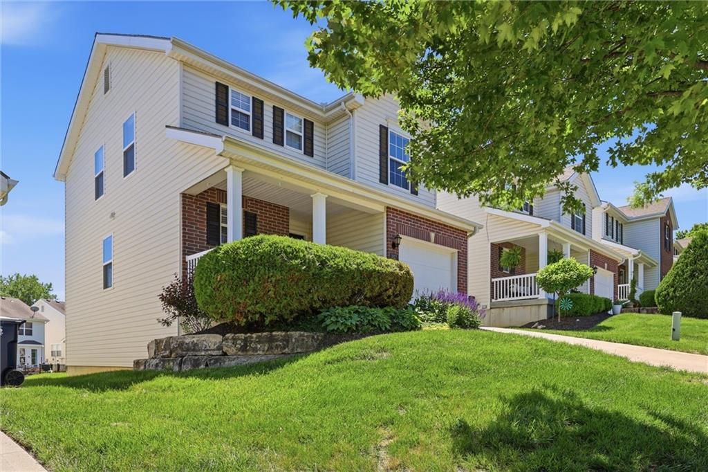1827 NW 82nd Terrace, Kansas City, MO 64151