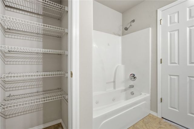6402 SW High Meadow Boulevard, Bentonville, AR 72713