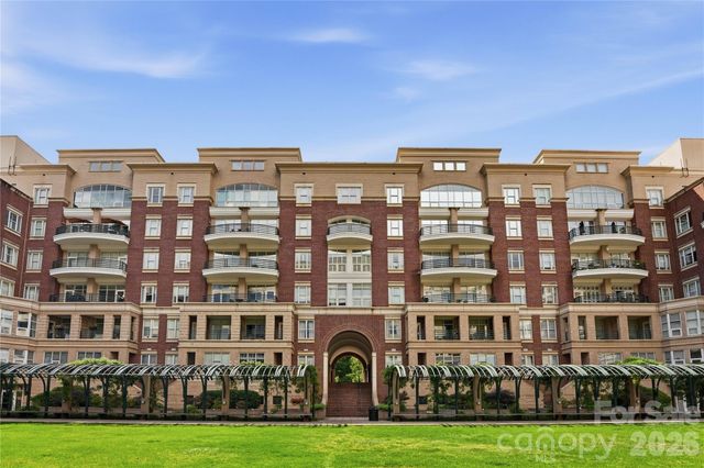 400 N Church Street 226, Charlotte, NC 28202