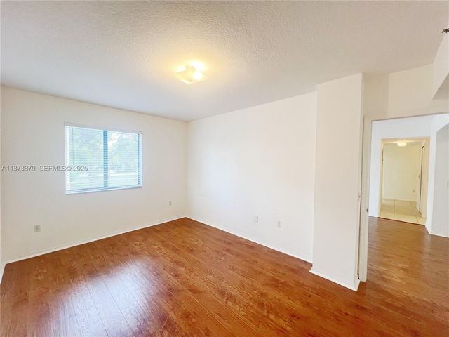 9340 Fontainebleau Boulevard W206, Miami, FL 33172