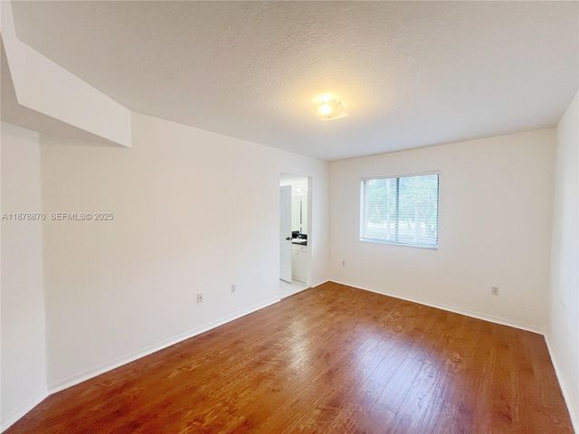 9340 Fontainebleau Boulevard W206, Miami, FL 33172