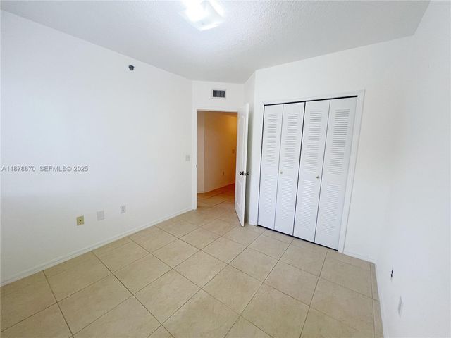 9340 Fontainebleau Boulevard W206, Miami, FL 33172