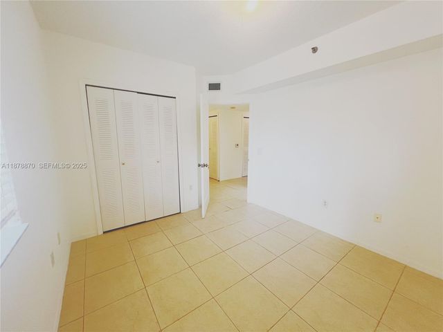 9340 Fontainebleau Boulevard W206, Miami, FL 33172