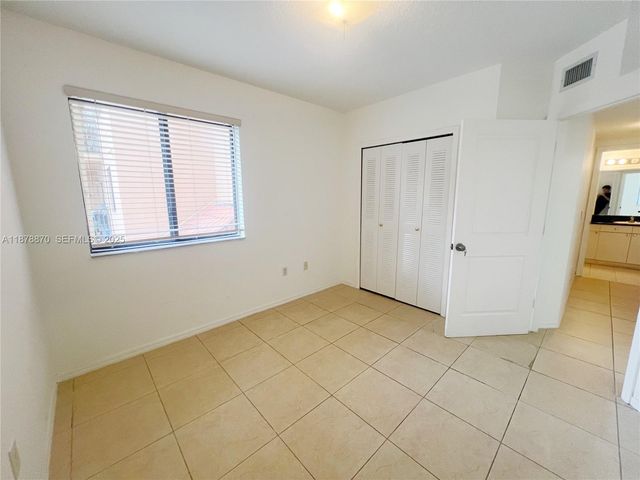 9340 Fontainebleau Boulevard W206, Miami, FL 33172