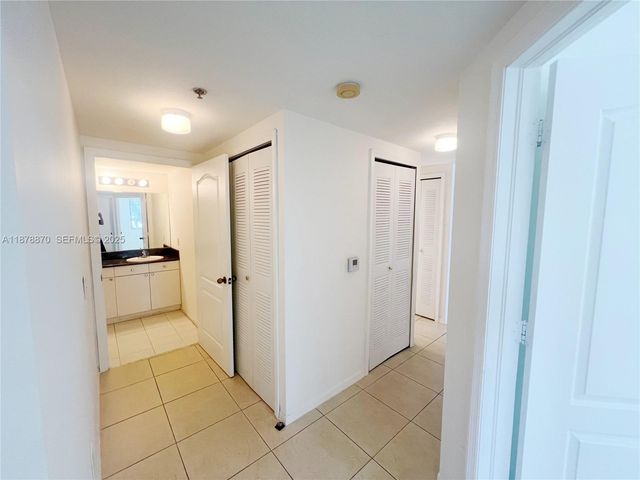 9340 Fontainebleau Boulevard W206, Miami, FL 33172