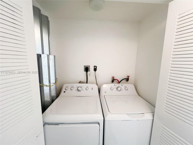 9340 Fontainebleau Boulevard W206, Miami, FL 33172
