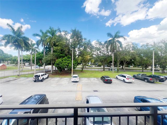 9340 Fontainebleau Boulevard W206, Miami, FL 33172