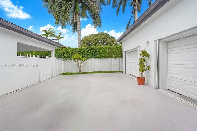 69 S Royal Poinciana Boulevard, Miami Springs, FL 33166