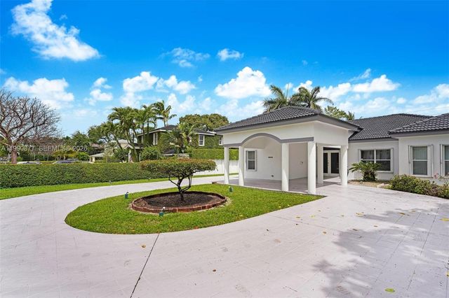 69 S Royal Poinciana Boulevard, Miami Springs, FL 33166