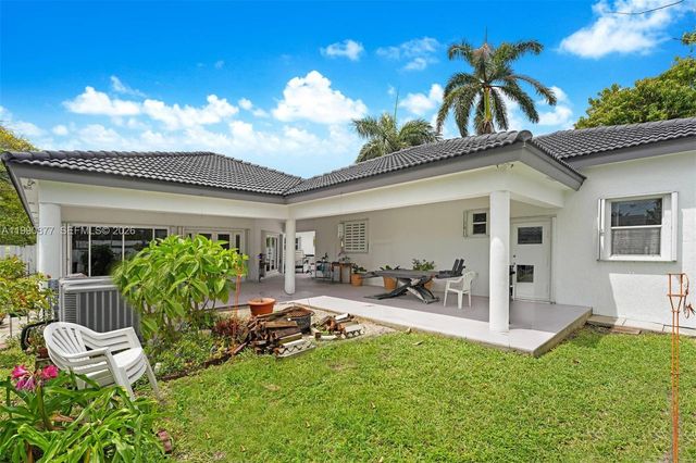 69 S Royal Poinciana Boulevard, Miami Springs, FL 33166