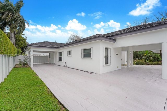 69 S Royal Poinciana Boulevard, Miami Springs, FL 33166