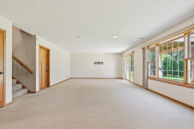 6427 Tessman Terrace N, Brooklyn Park, MN 55445