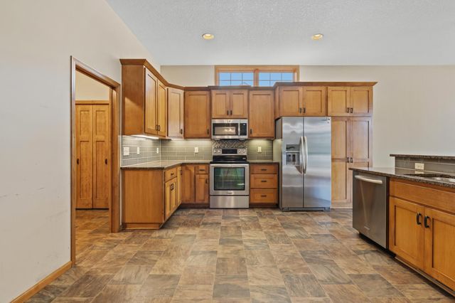 6427 Tessman Terrace N, Brooklyn Park, MN 55445