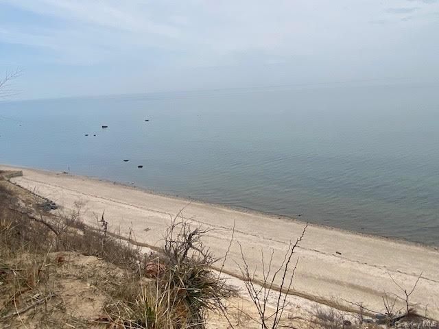 31 Glen Drive, Sound Beach, NY 11789