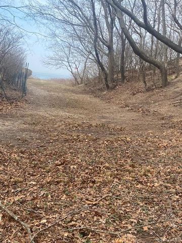 31 Glen Drive, Sound Beach, NY 11789