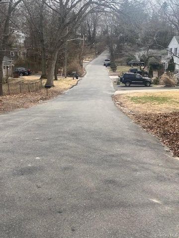 31 Glen Drive, Sound Beach, NY 11789