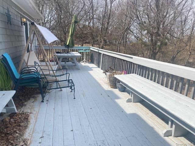 31 Glen Drive, Sound Beach, NY 11789