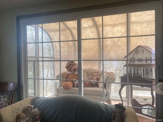 31 Glen Drive, Sound Beach, NY 11789