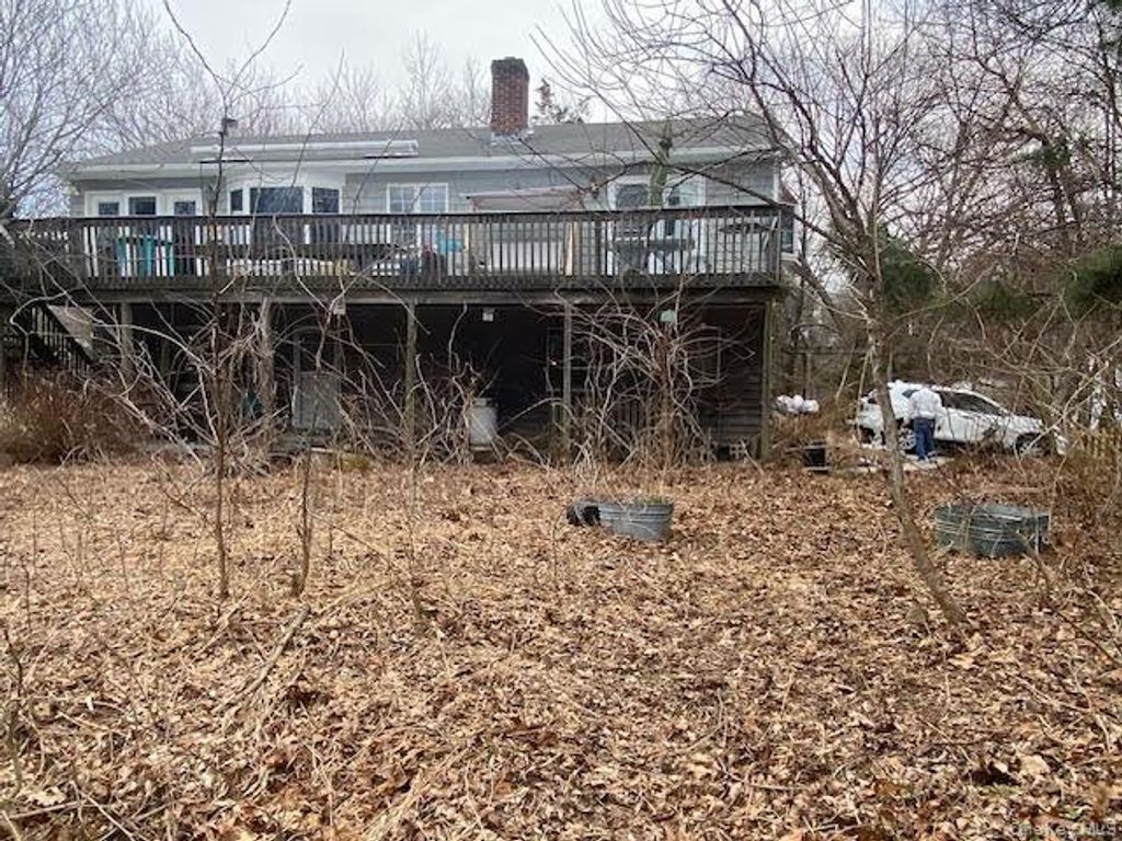 31 Glen Drive, Sound Beach, NY 11789