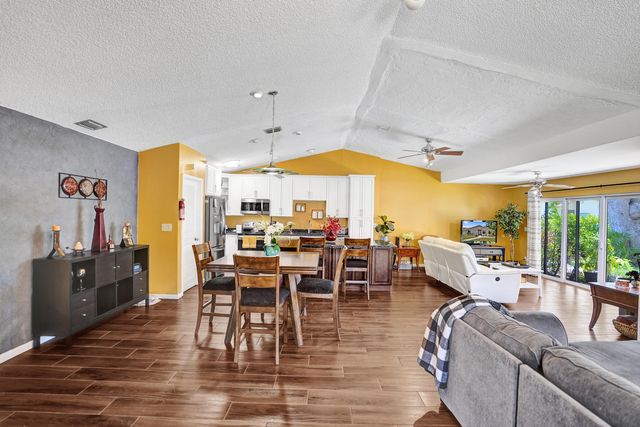 2915 NW 12th Street D, Delray Beach, FL 33445