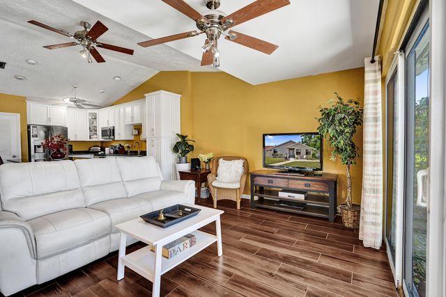 2915 NW 12th Street D, Delray Beach, FL 33445