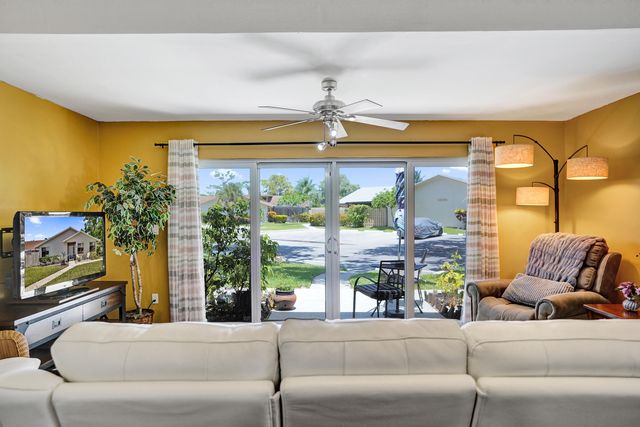 2915 NW 12th Street D, Delray Beach, FL 33445
