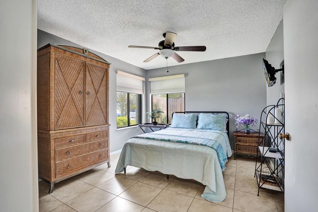 2915 NW 12th Street D, Delray Beach, FL 33445