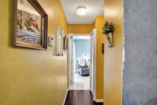 2915 NW 12th Street D, Delray Beach, FL 33445