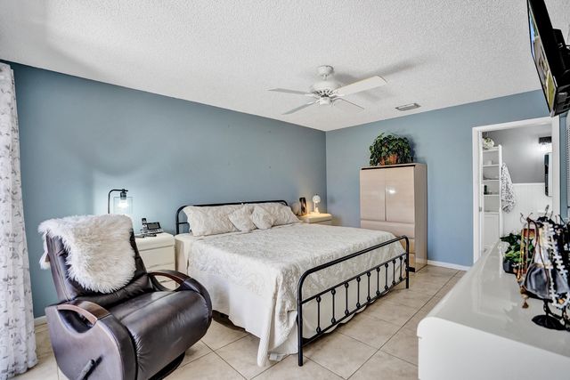 2915 NW 12th Street D, Delray Beach, FL 33445