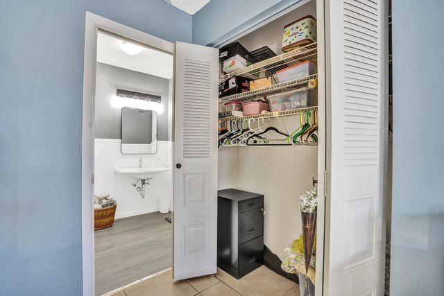 2915 NW 12th Street D, Delray Beach, FL 33445