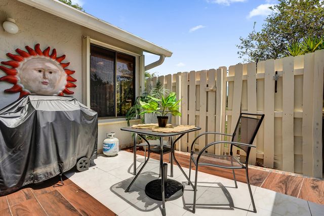 2915 NW 12th Street D, Delray Beach, FL 33445