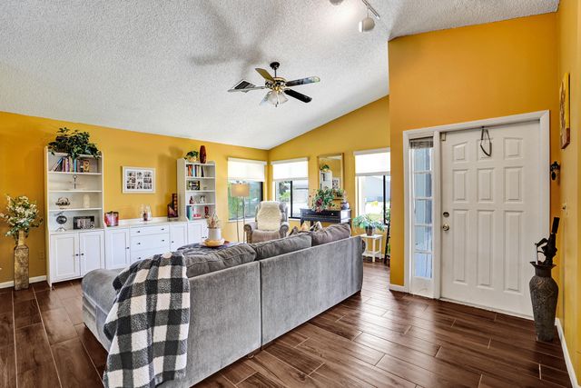2915 NW 12th Street D, Delray Beach, FL 33445