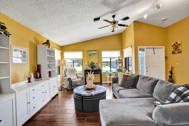 2915 NW 12th Street D, Delray Beach, FL 33445