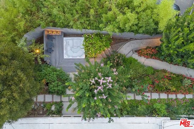 8581 Appian Way, Los Angeles, CA 90046