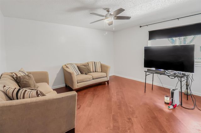2106 Shiveley Circle, Houston, TX 77032