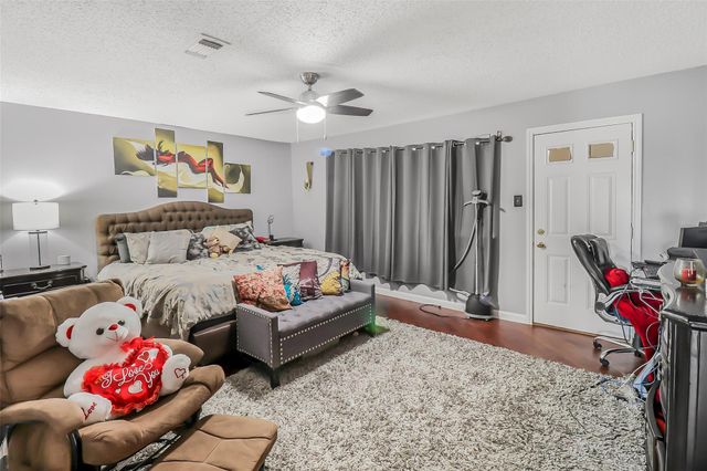 2106 Shiveley Circle, Houston, TX 77032