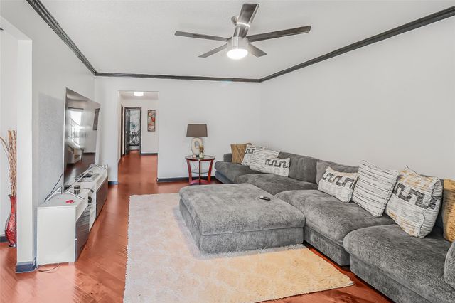 2106 Shiveley Circle, Houston, TX 77032
