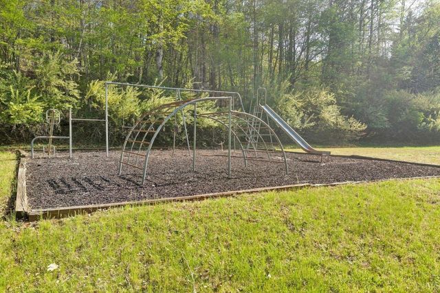 60 Old Barn Road, Moneta, VA 24121