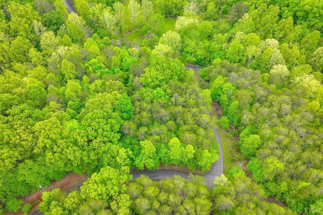 60 Old Barn Road, Moneta, VA 24121