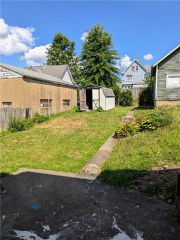 1805 Duquesne Avenue, Mckeesport, PA 15132