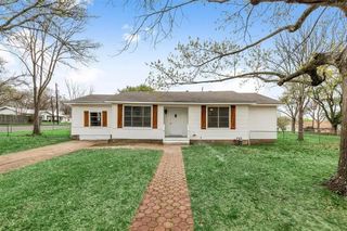 1114 L J Street, Brenham, TX 77833